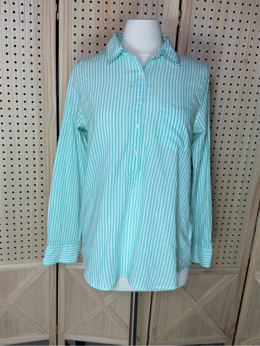 J.Crew Size 8 Mint Green White Stripe Cotton Button Down Shirt Coastal Summer - Picture 2 of 10